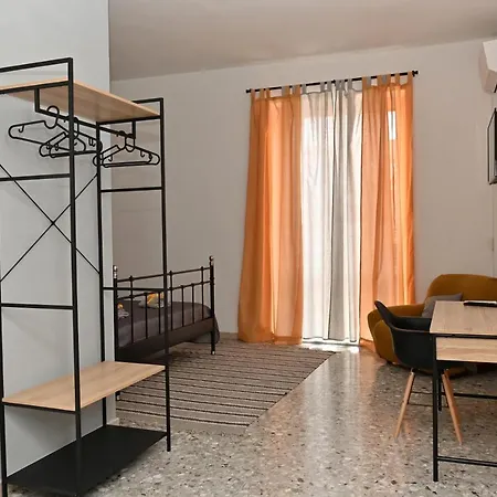 Carlo V - House Bed & Breakfast *