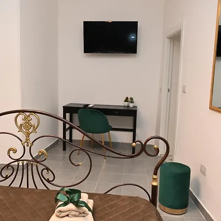 Carlo V - House Capua