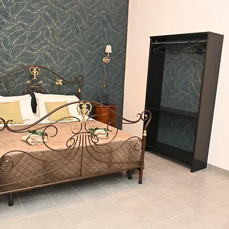 Carlo V - House