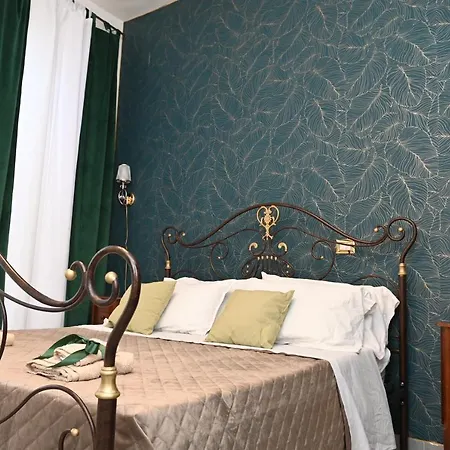 Carlo V - House Bed & Breakfast *
